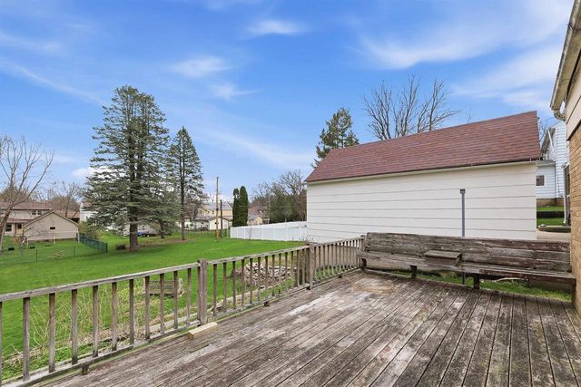 612 W Mackie Street, Beaver Dam, WI 53916