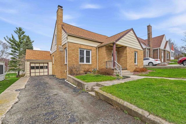612 W Mackie Street, Beaver Dam, WI 53916