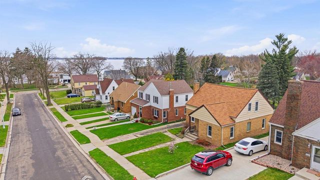 612 W Mackie Street, Beaver Dam, WI 53916