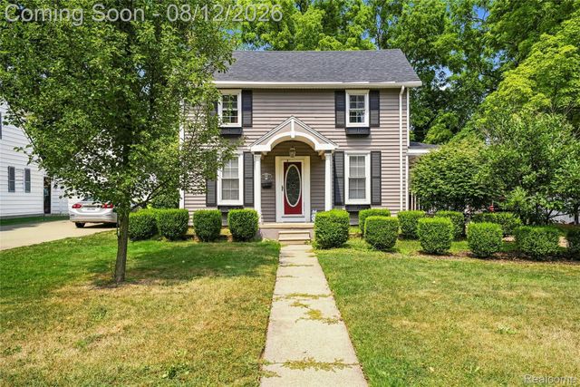 915 Main Street, Fenton, MI 48430