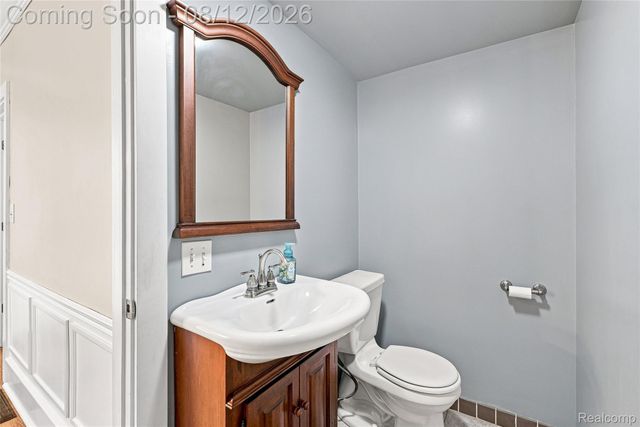 915 Main Street, Fenton, MI 48430