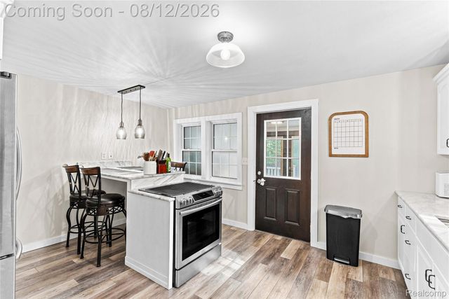 915 Main Street, Fenton, MI 48430
