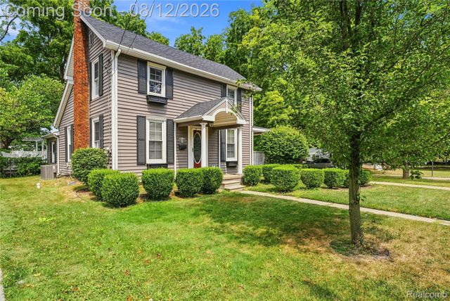 915 Main Street, Fenton, MI 48430