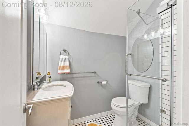 915 Main Street, Fenton, MI 48430