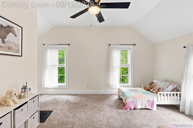 915 Main Street, Fenton, MI 48430