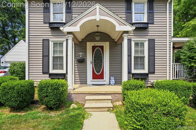 915 Main Street, Fenton, MI 48430