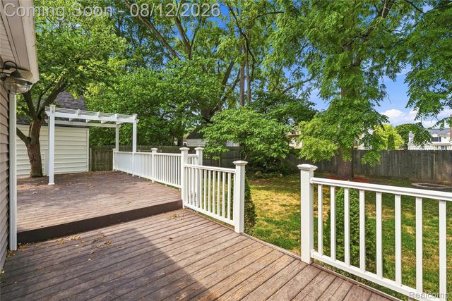 915 Main Street, Fenton, MI 48430