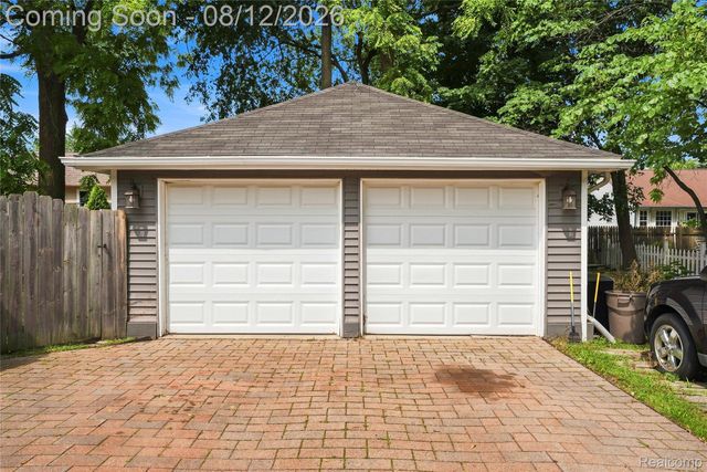 915 Main Street, Fenton, MI 48430