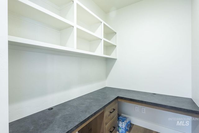2752 E Sawtelle Peak St, Meridian, ID 83642