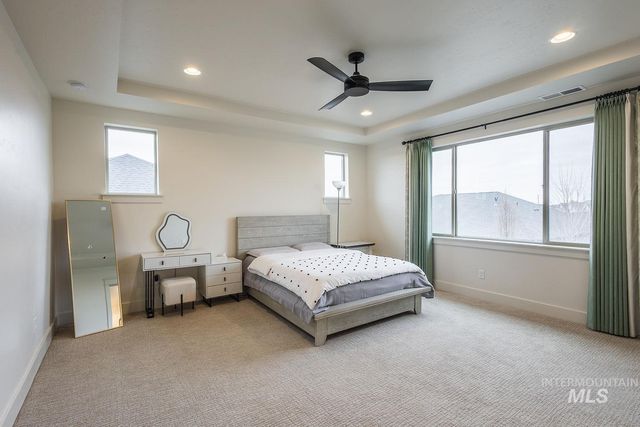 2752 E Sawtelle Peak St, Meridian, ID 83642
