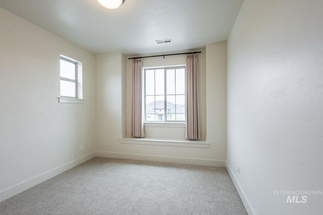 2752 E Sawtelle Peak St, Meridian, ID 83642