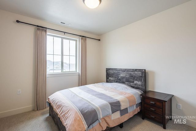 2752 E Sawtelle Peak St, Meridian, ID 83642