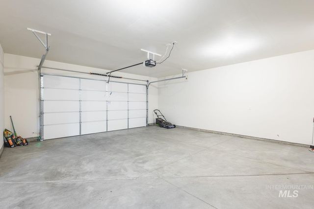 2752 E Sawtelle Peak St, Meridian, ID 83642