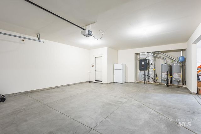 2752 E Sawtelle Peak St, Meridian, ID 83642