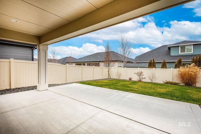 2752 E Sawtelle Peak St, Meridian, ID 83642