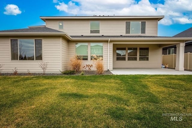 2752 E Sawtelle Peak St, Meridian, ID 83642
