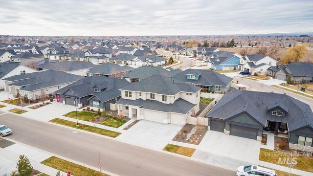 2752 E Sawtelle Peak St, Meridian, ID 83642