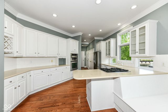 11483 Lake Stonebridge Lane, Fishers, IN 46037
