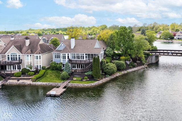 11483 Lake Stonebridge Lane, Fishers, IN 46037