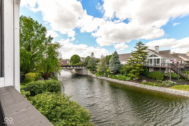 11483 Lake Stonebridge Lane, Fishers, IN 46037