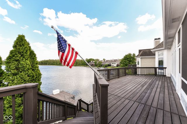 11483 Lake Stonebridge Lane, Fishers, IN 46037