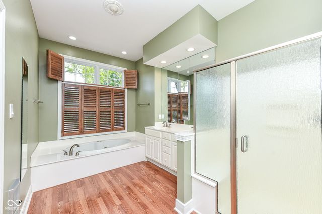 11483 Lake Stonebridge Lane, Fishers, IN 46037