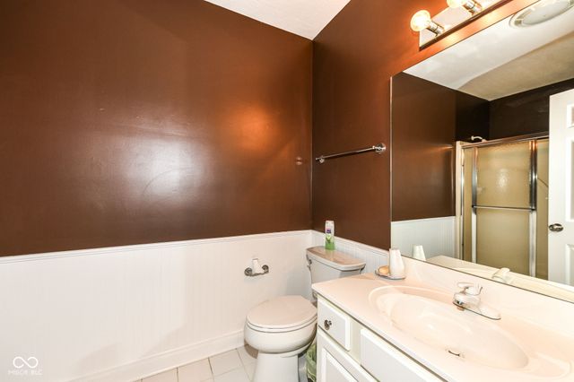 11483 Lake Stonebridge Lane, Fishers, IN 46037