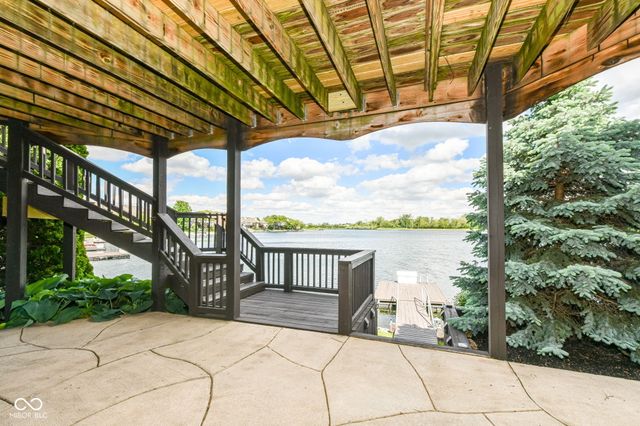11483 Lake Stonebridge Lane, Fishers, IN 46037