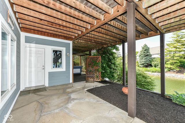 11483 Lake Stonebridge Lane, Fishers, IN 46037