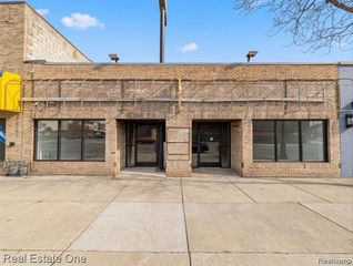 10425 W Warren Avenue, Dearborn, MI 48126