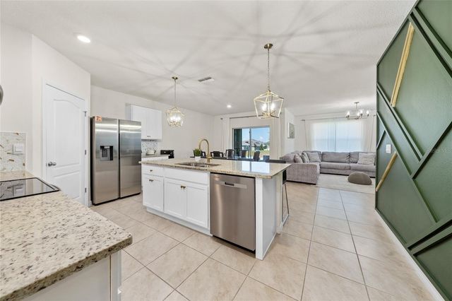 687 GRIFFON AVENUE, Lake Alfred, FL 33850