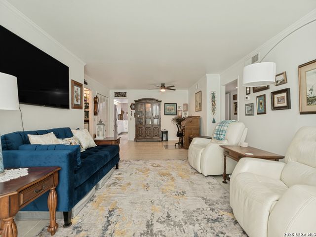 7500 Callaghan Rd Apt 205, San Antonio, TX 78229