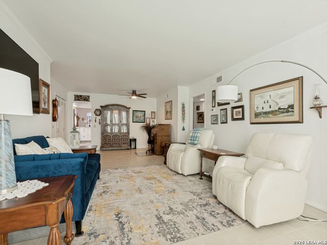 7500 Callaghan Rd Apt 205, San Antonio, TX 78229