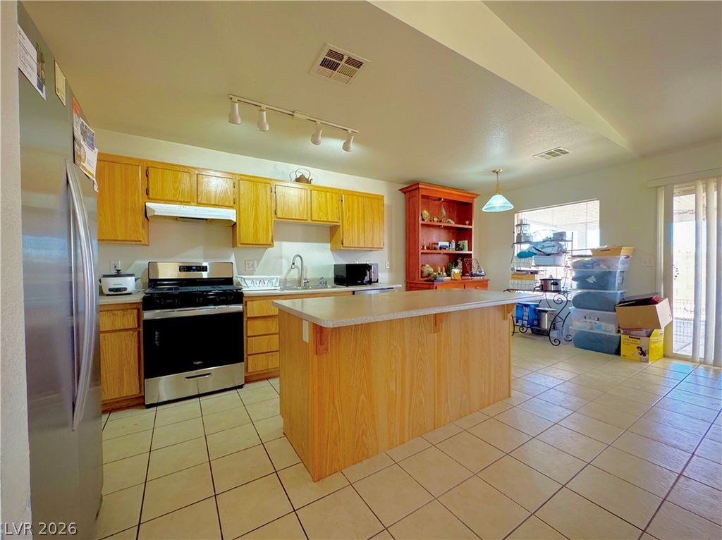 5218 Jungle Orchard Street, North Las Vegas, NV 89031 — photo 4