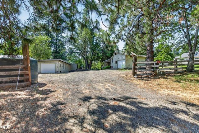 624 Crowson Road, Ashland, OR 97520