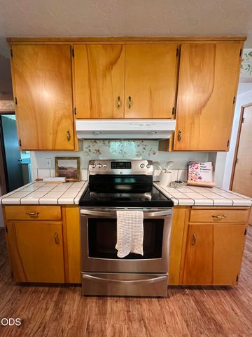 624 Crowson Road, Ashland, OR 97520