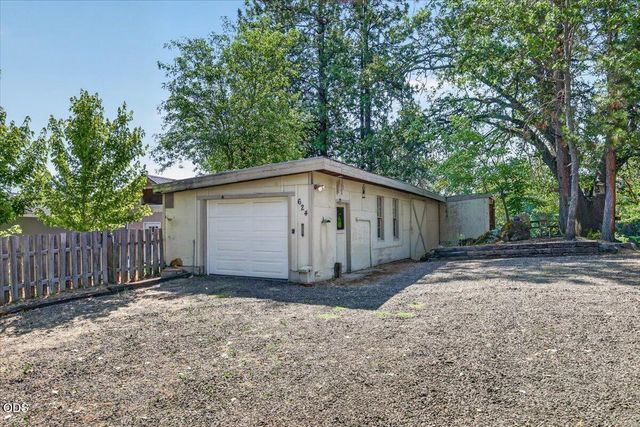 624 Crowson Road, Ashland, OR 97520