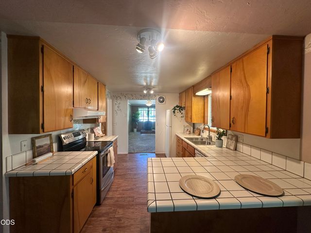 624 Crowson Road, Ashland, OR 97520
