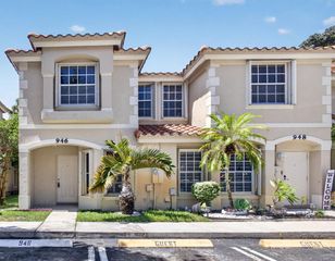 946 Summit Lake Drive, West Palm Beach, FL 33406
