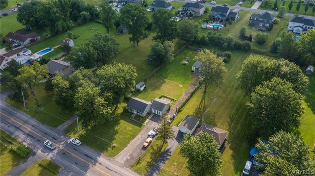 7267 Bear Ridge Rd, Pendleton, NY 14120