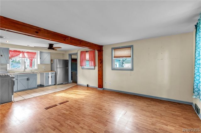 7267 Bear Ridge Rd, Pendleton, NY 14120