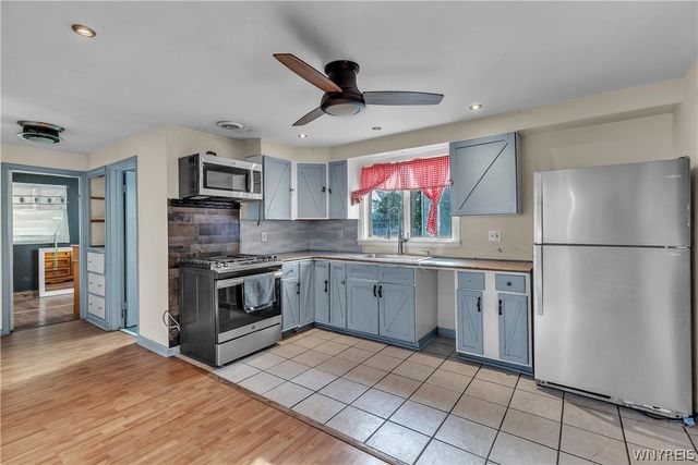 7267 Bear Ridge Rd, Pendleton, NY 14120