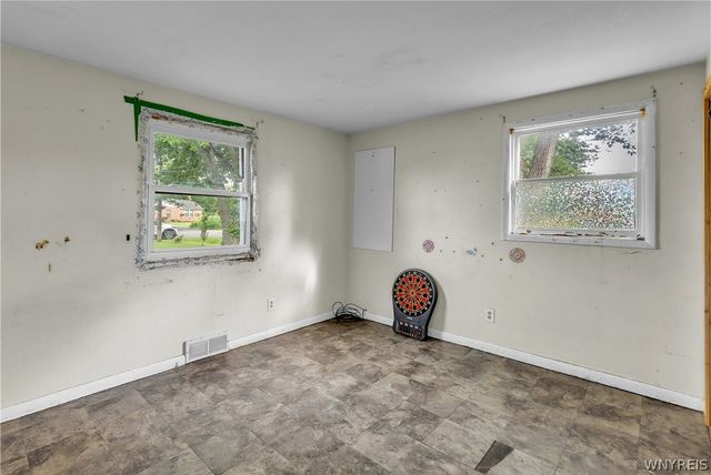 7267 Bear Ridge Rd, Pendleton, NY 14120