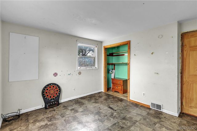 7267 Bear Ridge Rd, Pendleton, NY 14120