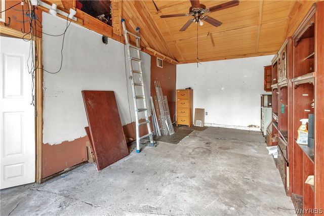 7267 Bear Ridge Rd, Pendleton, NY 14120