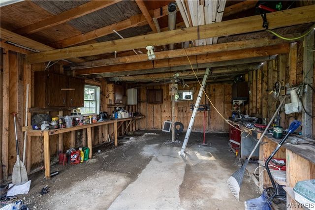 7267 Bear Ridge Rd, Pendleton, NY 14120