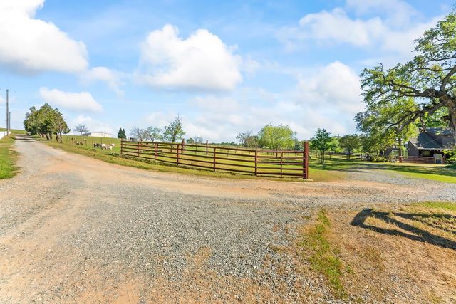 4997 Carbondale rd, Plymouth, CA 95669