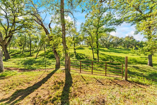 4997 Carbondale rd, Plymouth, CA 95669