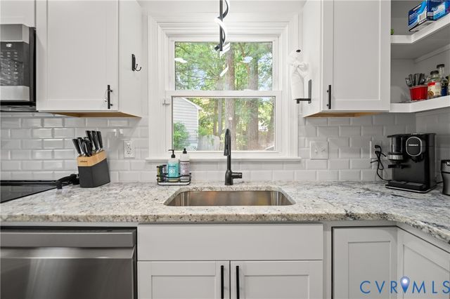 12305 Leesburg Cir, Midlothian, VA 23112