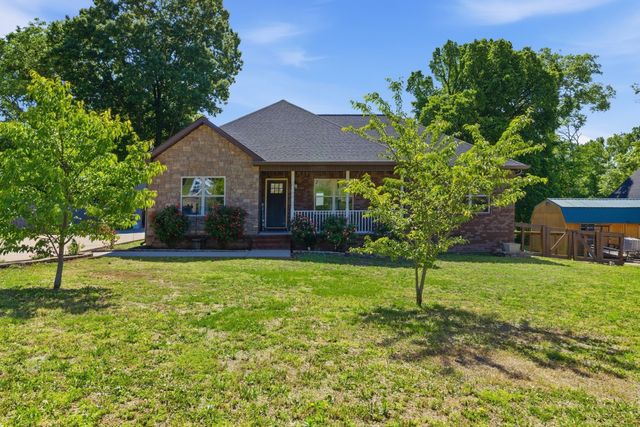 100 Mockingbird Ln, Hartsville, TN 37074
